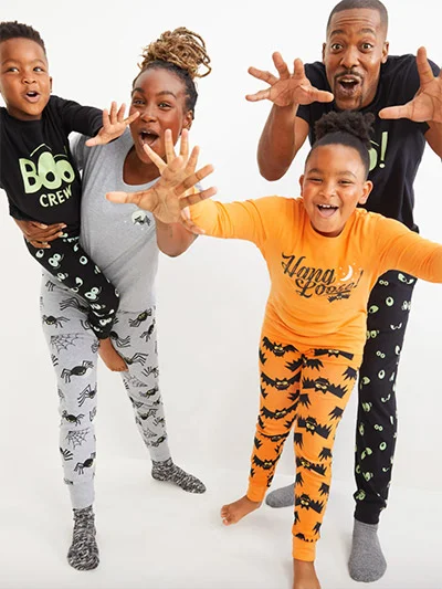 Old Navy Halloween Matching Graphic Pajama Set in Spider Moon Print Old Navy Halloween Matching Graphic Pajama Set in Spider Moon Print