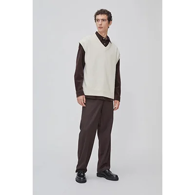 H&M Relaxed Fit V-Neck Sweater Vest H&M Relaxed Fit V-Neck Sweater Vest